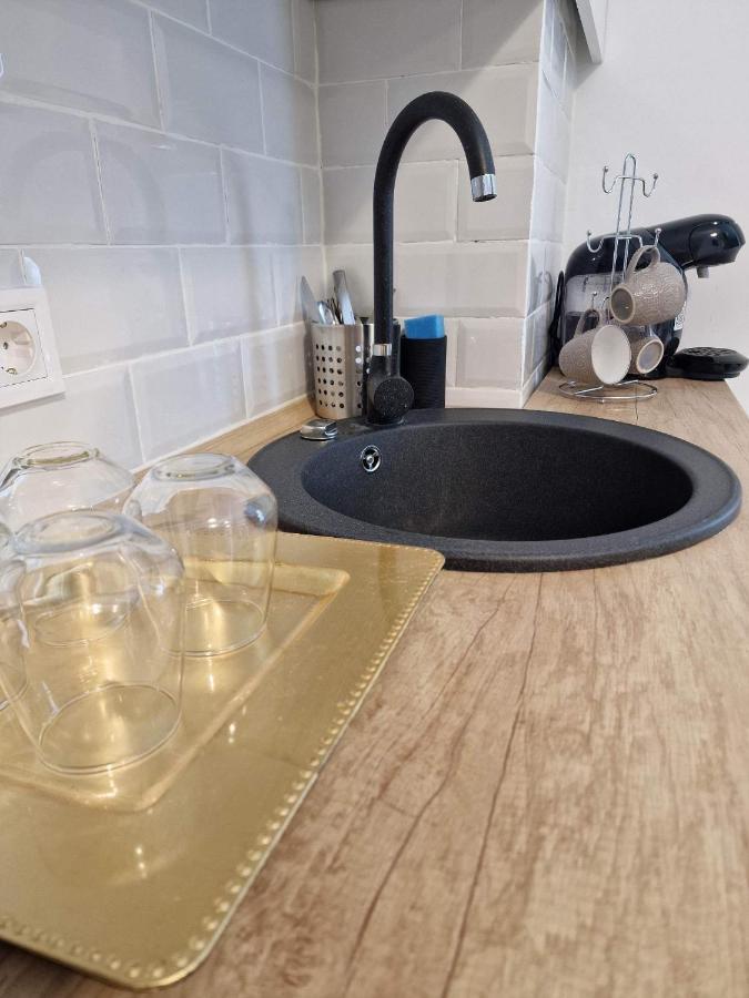 Cozy Corner Apartment Брашов Екстериор снимка