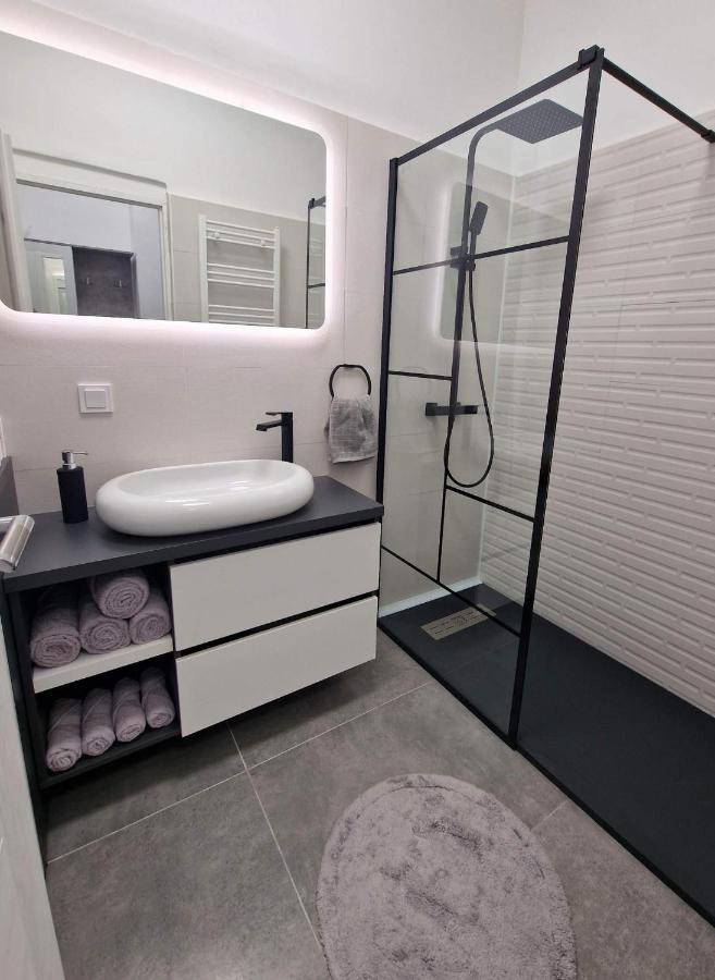 Cozy Corner Apartment Брашов Екстериор снимка