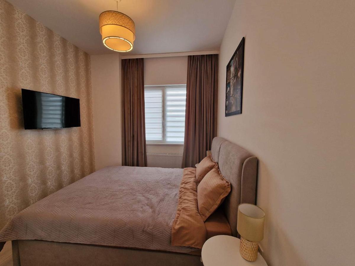 Cozy Corner Apartment Брашов Екстериор снимка