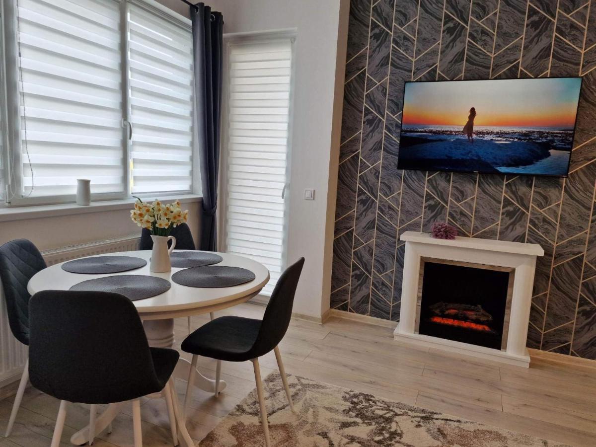 Cozy Corner Apartment Брашов Екстериор снимка
